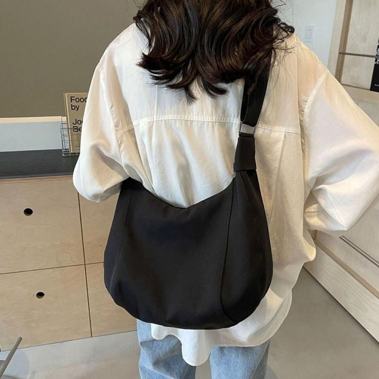 3컬러 데일리 가방 숄더백 여성 심플 반달모양 캔버스