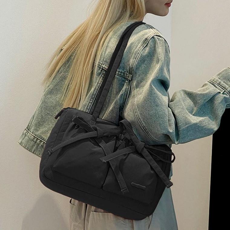 대학생 직장인 가벼운 숄더백 여성 리본 가방 블랙 데일리 휘뚜루마뚜루 여자 운동 여성백