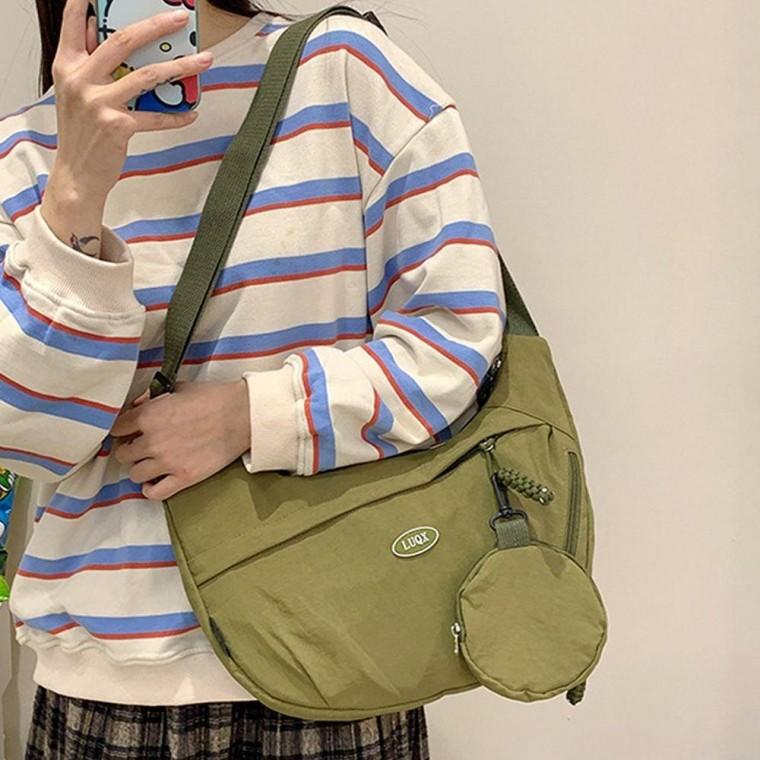 여성 크로스 가방 가벼운 핸드폰 여행용 백 카키 크로스백 반달 데일리 반달백 캐주얼