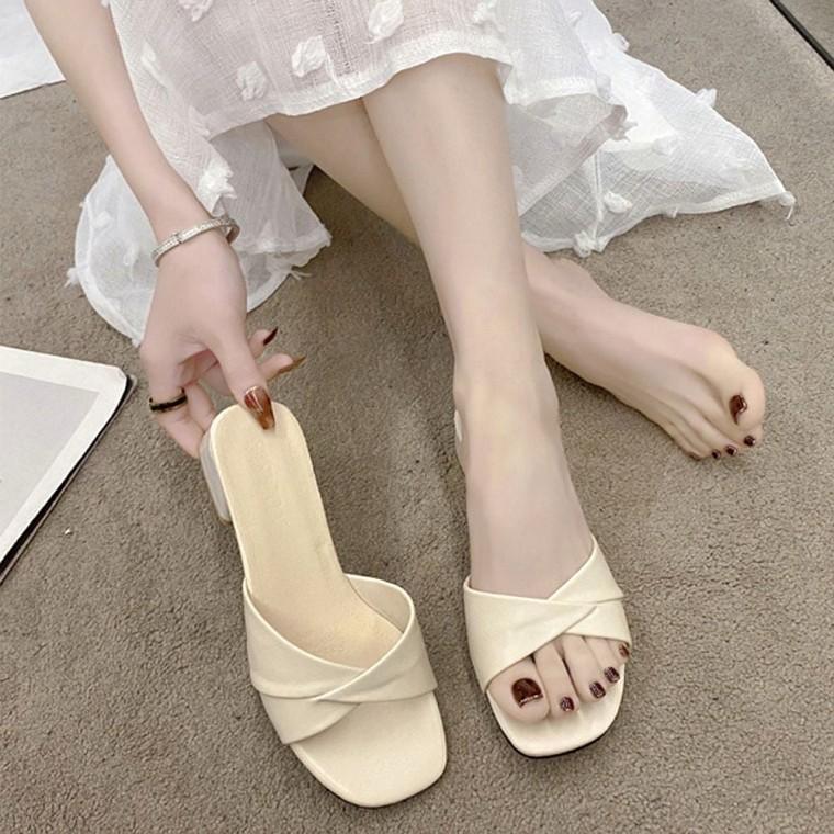 깔끔 세련 뮬 컬러 여름 낮은굽 여자 슬리퍼