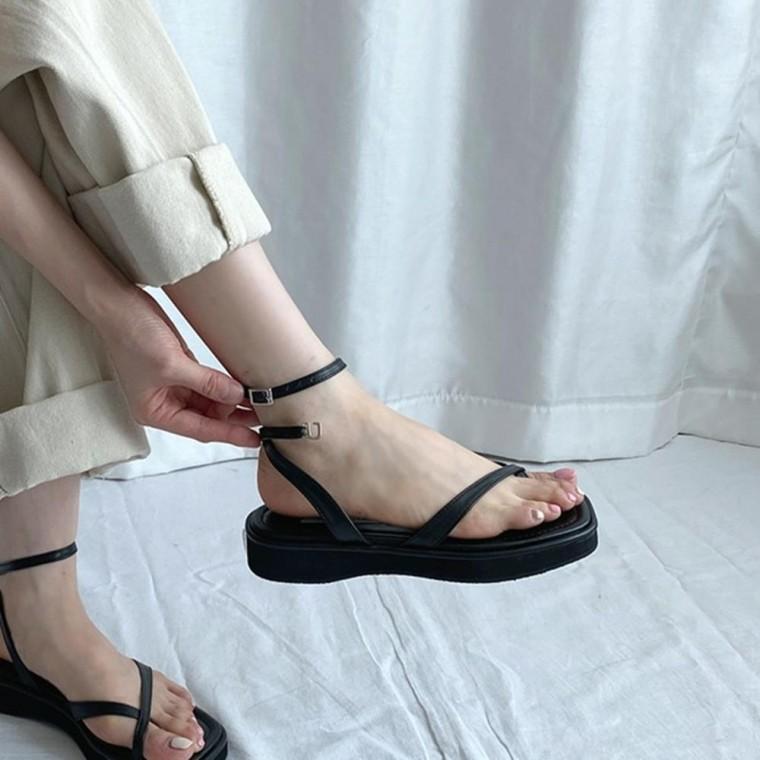샌들 뮬 슬리퍼 스틸레토 블로퍼 여성뮬슬리퍼 로퍼