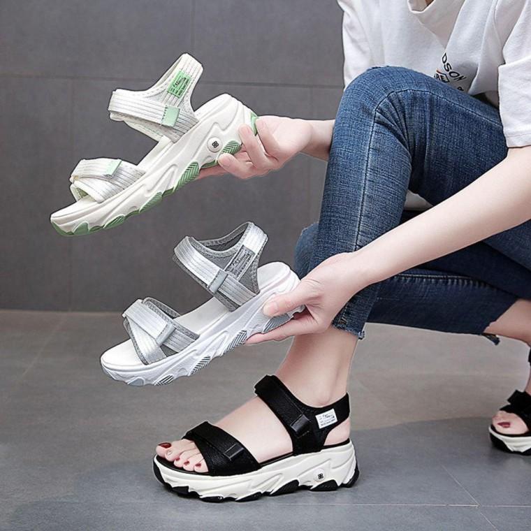 키높이 여성 샌들 스트랩 5cm 발편한 통굽 신발 슬리퍼 여름 퉁기성 비치 아쿠아 슈즈