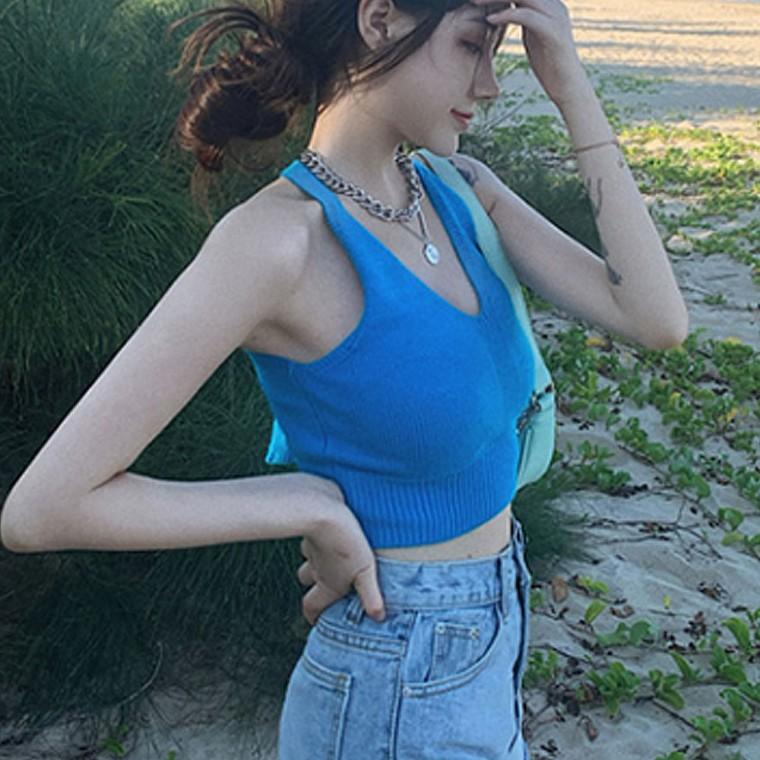 여성 여름 니트 크롭 끈홀터넥 나시 상의