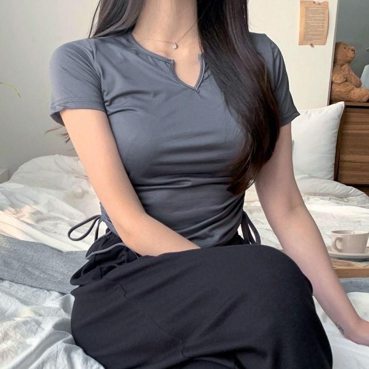 슬림핏 셔링 티셔츠 U넥 무지 스판 반팔티 데일리룩 여성 여름 상의