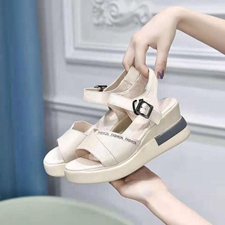 키높이 여성 아쿠아 스트랩샌들 6cm 여름 비치샌들
