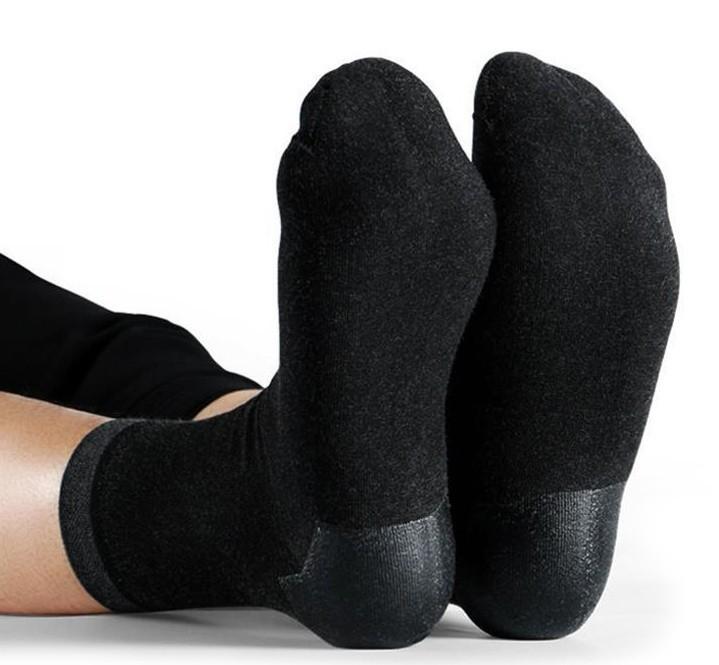 뒷꿈치 실리콘 보습 중목 양말 남여공용 각질케어 저자극 수면 2컬러 블랙 그레이