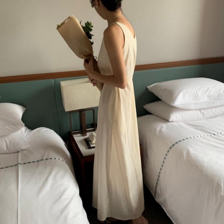 브이넥 나시 원피스 어깨 스트랩 슬림한 바캉스룩