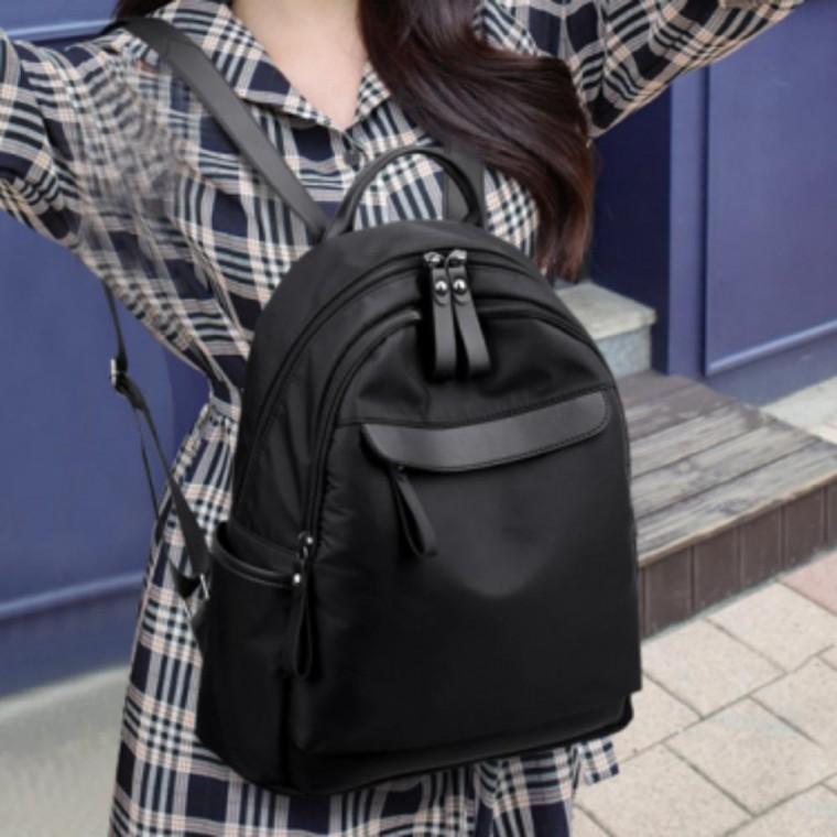 심플 트랜디한 여성 백팩 블랙 멀티포켓 가방