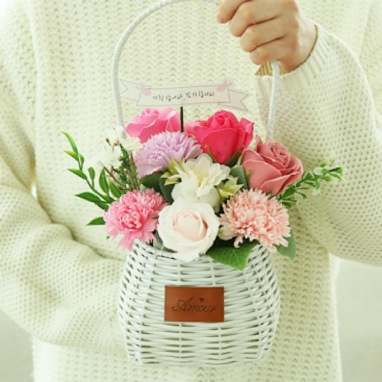 어버이날 카네이션 바구니 손잡이 라탄 화이트