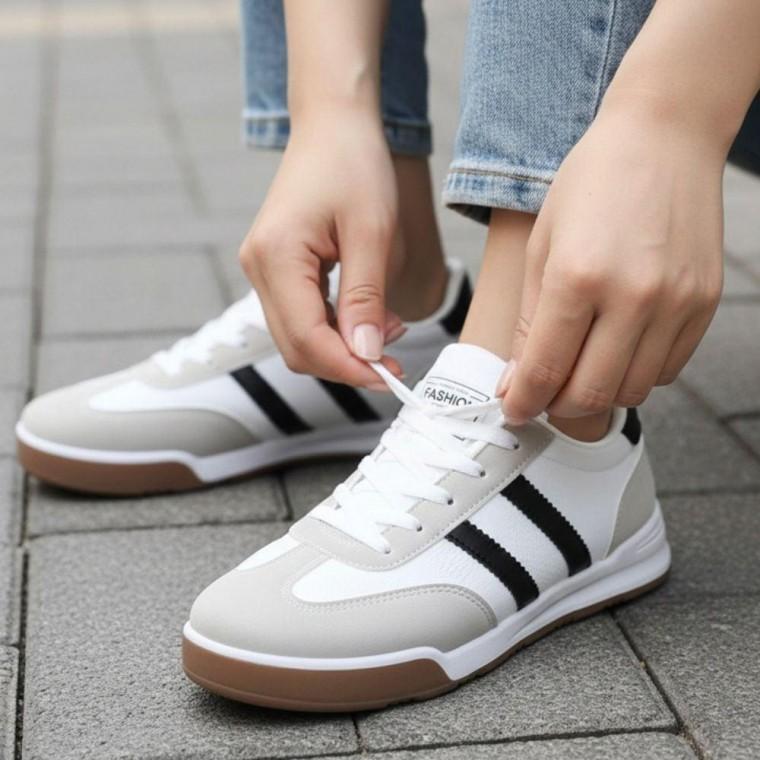 여성 감각적인 플랫 세련된 단화 데일리 깔끔한 배색 아웃솔 레더 스니커즈