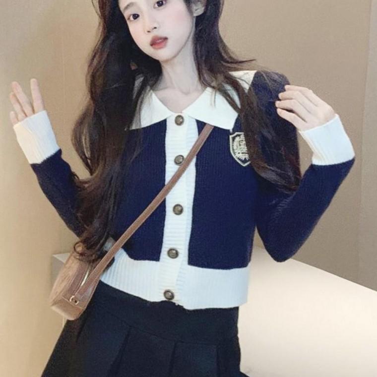 여성 버튼장식 와펜 데일리 카라 간절기 아우터 배색 니트 루즈핏 가디건