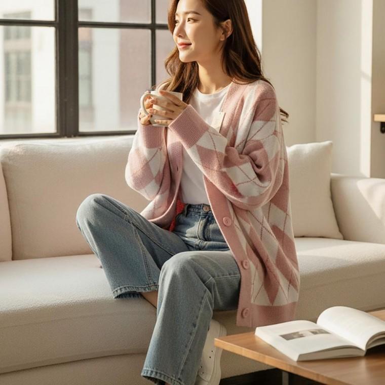 여성 외출 패션 아가일 패턴 사무실 실내 캐주얼 가디건