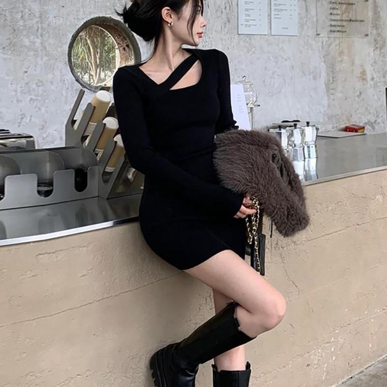 여성 슬림 스타일 넥라인 초커 포인트 파티룩 클럽룩 숏 원피스