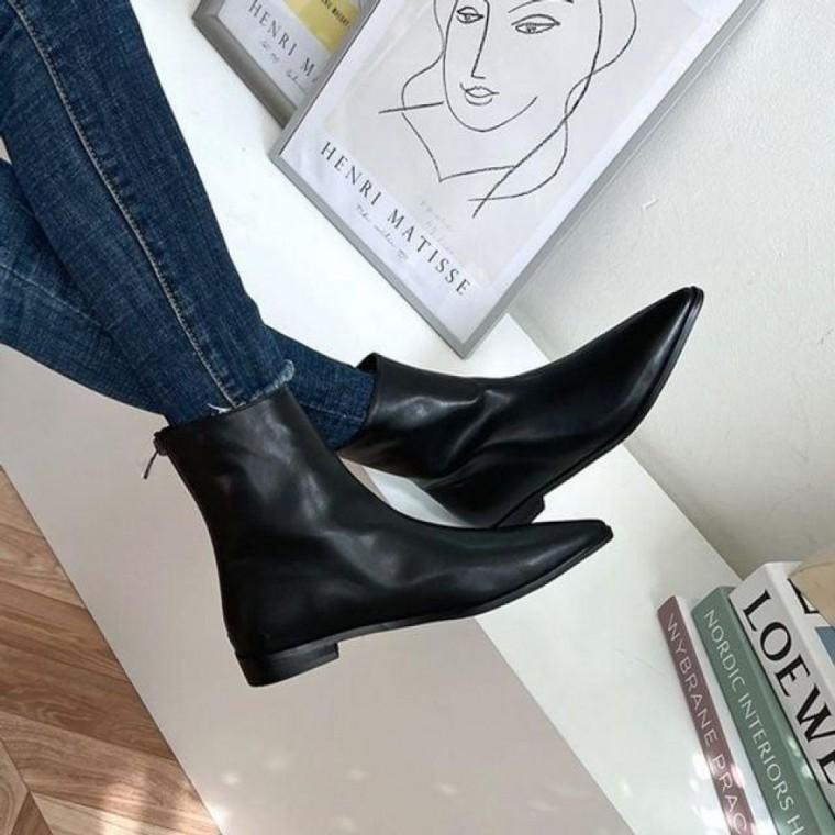 여성 시크무드 블랙 포인트토 앵클부츠 플랫부츠