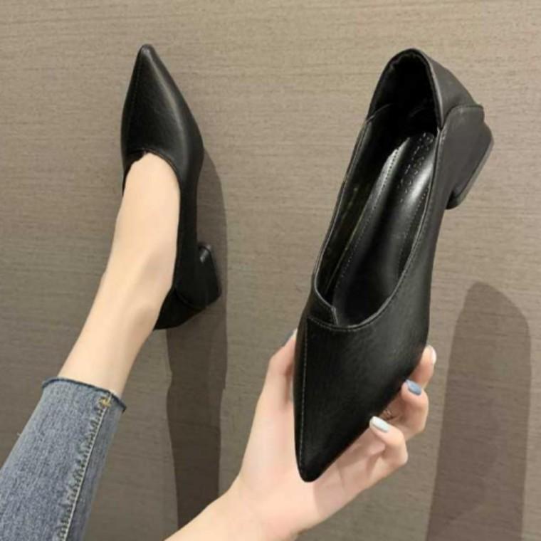 여성 뾰족 코 캐주얼 직장인 정장 단화 구두 신발 슈즈