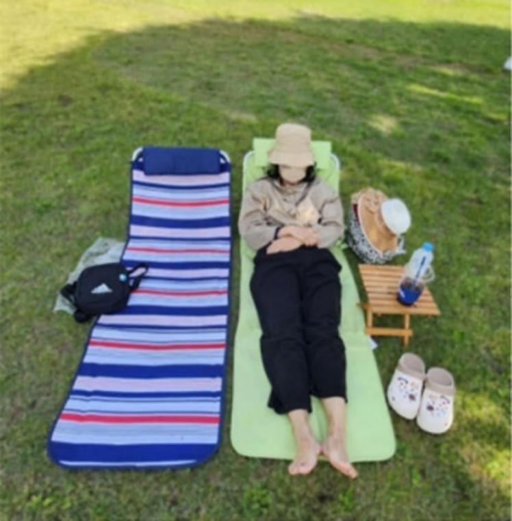 휴대용 접이식 캠핑 피크닉 의자 소 체어 등받이 비치베드