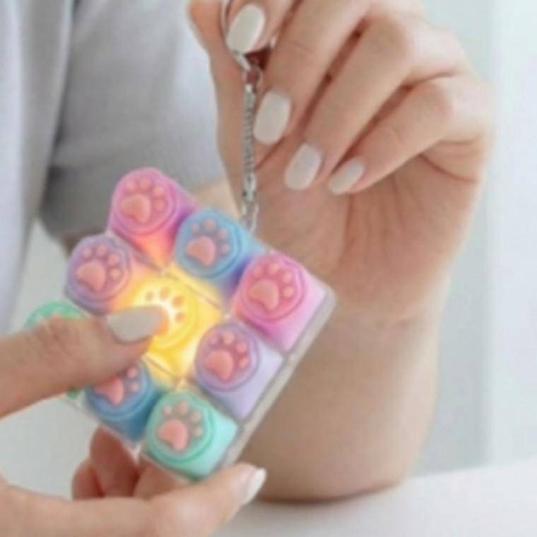클릭 열쇠고리 가방 장식 고양이 발바닥 키캡 키링 LED 무드등 어린이날선물