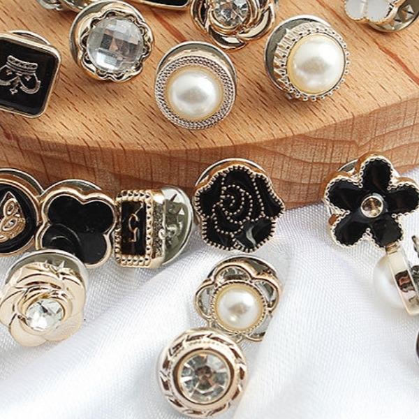 매너 브로치 14개