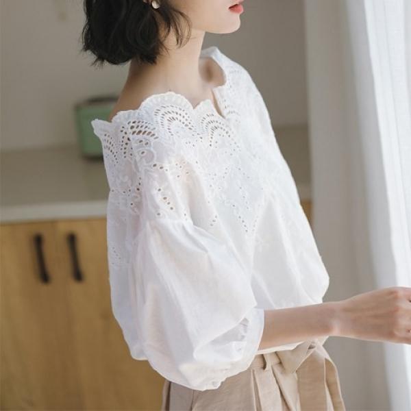 케익 펀칭 자수 퍼프소매 면블라우스 500