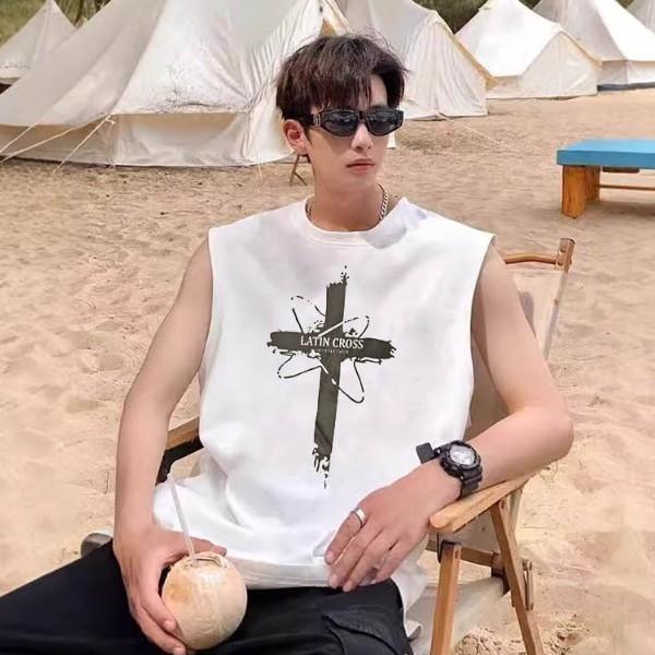소재가 부드럽고 가벼워 무더운 날에도 쾌적한 남성 민소매 티셔츠 밋밋하지 않은 힙한 코디