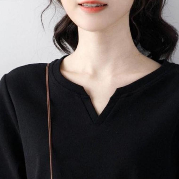 여성 기본 블랙 반팔 티셔츠 앞트임 브이넥 무지 반팔티셔츠