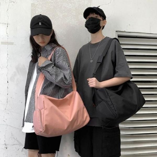 남녀공용 크로스 메신저백 데일리 수납력 좋은 가방 2색
