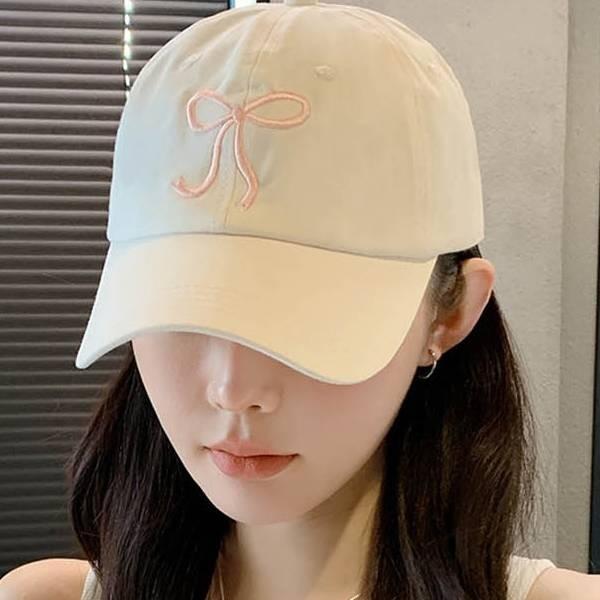 러블리 핑크 리본 모던한 포인트 컬러 귀여운 분위기 모자 데일리 스타일 모던 여행 학생 직장인