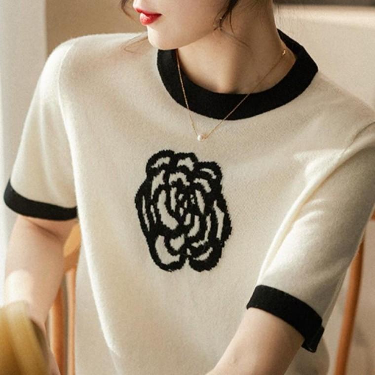 여성 여자 니트 블랙 티 여름 라운드 반팔 플라워 배색 반팔 라운드 썸머