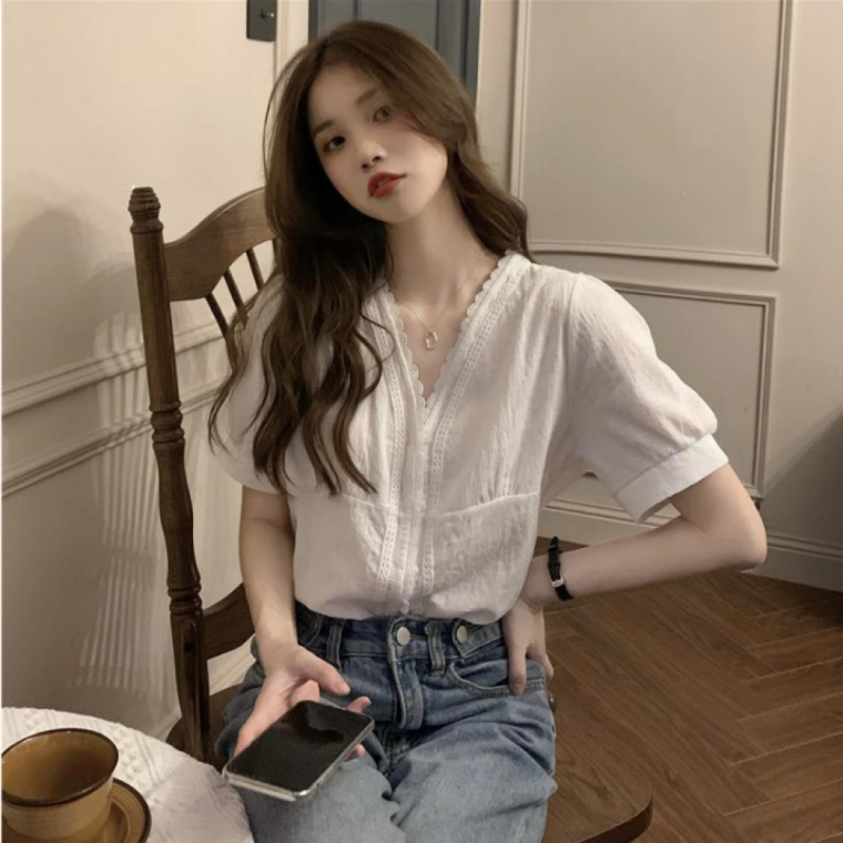 브이넥 레이스 화이트 하얀 블라우스 반팔셔츠