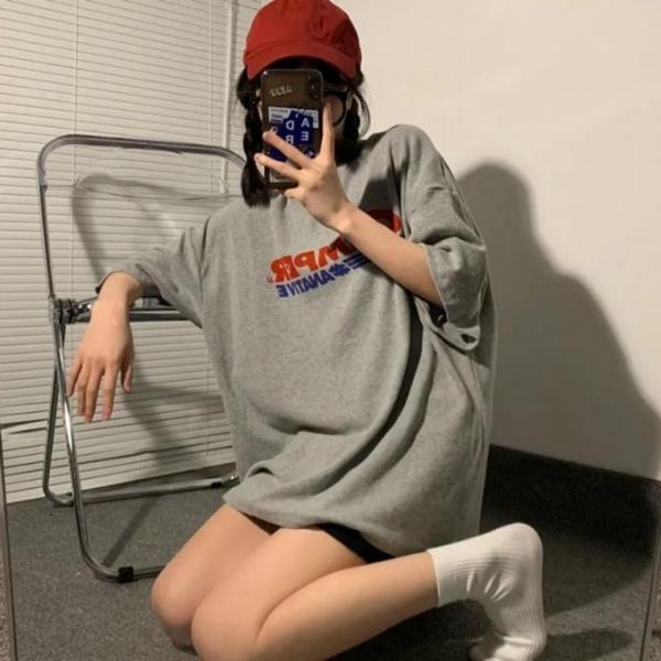 캠퍼 여자 반팔 티셔츠 오버핏 여성 라운드 박스티