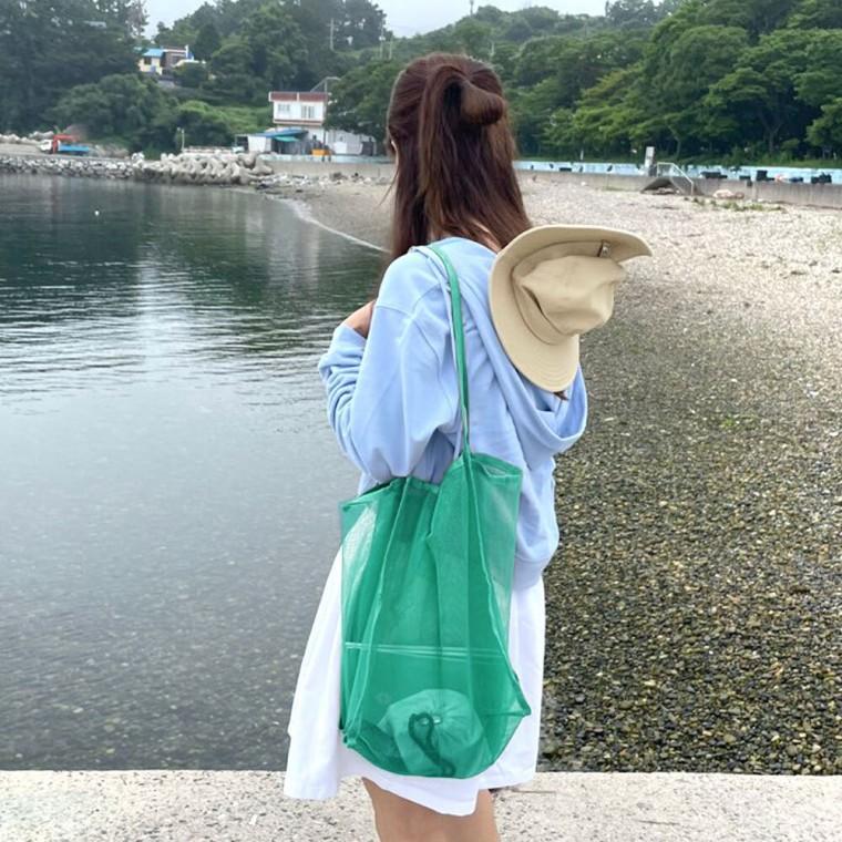 더블 메쉬 숄더백 그린 비치백
