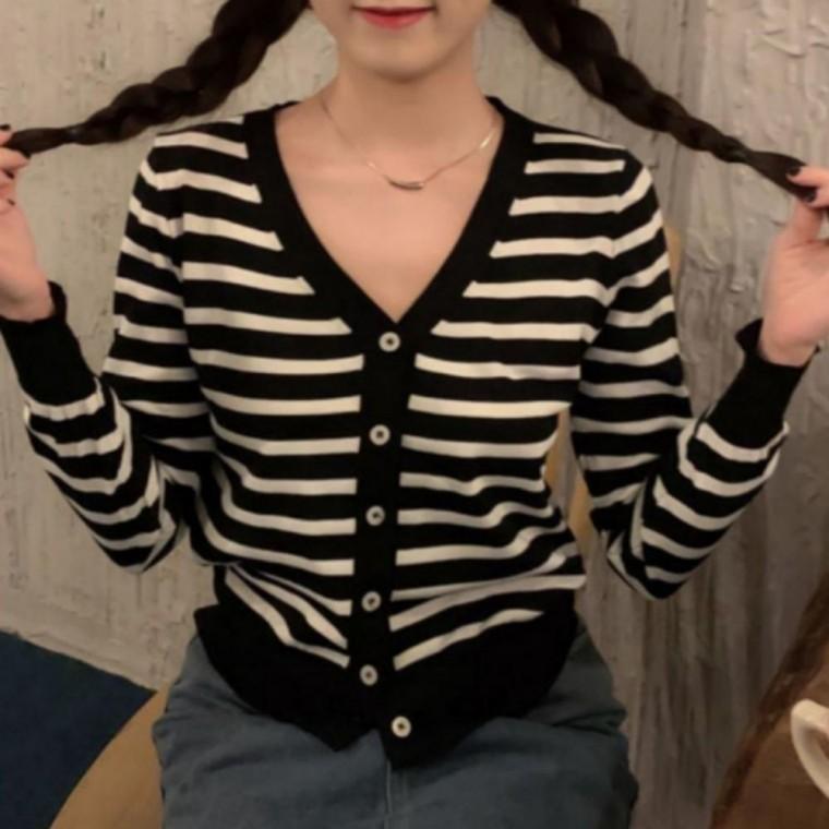 여성 간절기 데일리 캐주얼 크롭 스트라이프 가디건