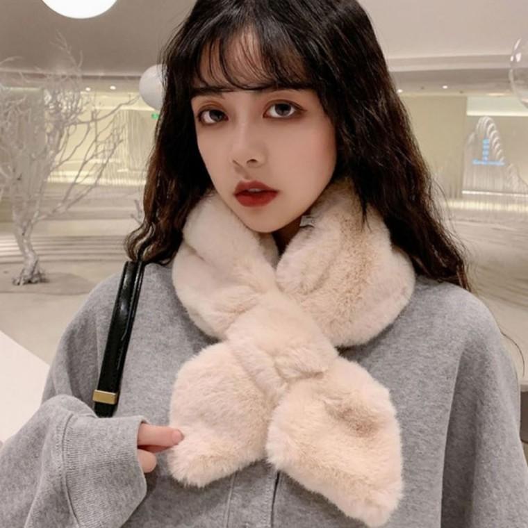 겨울 따뜻한 느낌 인조퍼 소재 데일리 여성 머플러