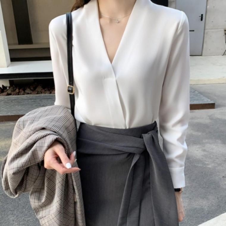 출근룩 오피스룩 여성 브이넥 긴팔 블라우스 보들