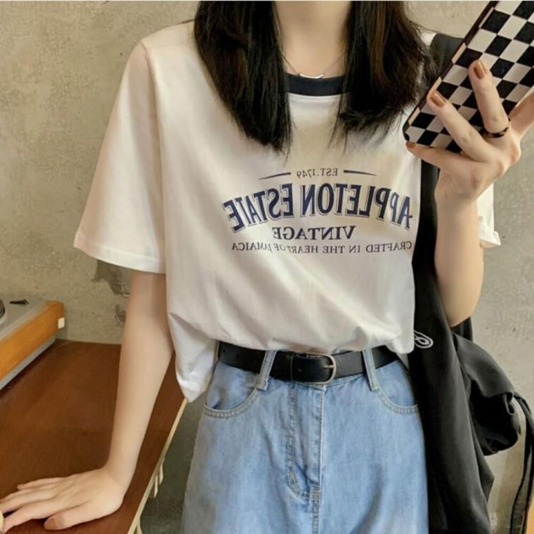 블랙 넥라인 디테일 빈티지 영문레터링 반크롭 반팔티