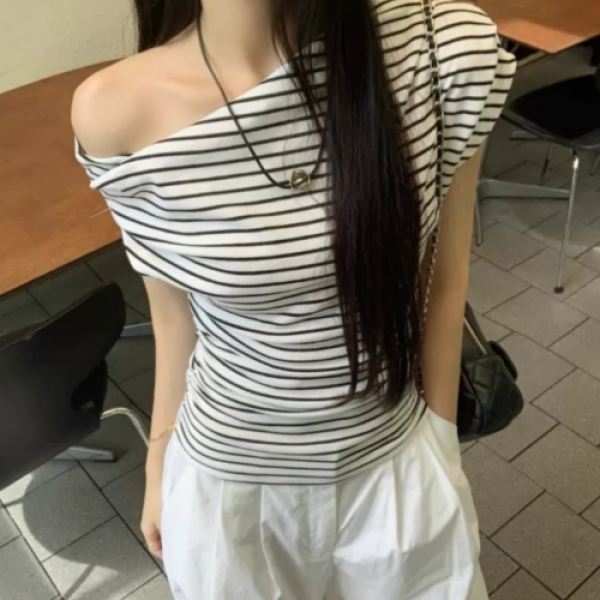 스트라이프 오프숄더 반팔 티셔츠
