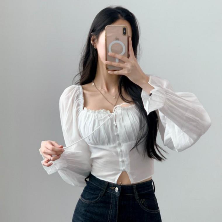 여성 레이스 밴딩 셔링 스퀘어넥 긴팔 크롭 블라우스