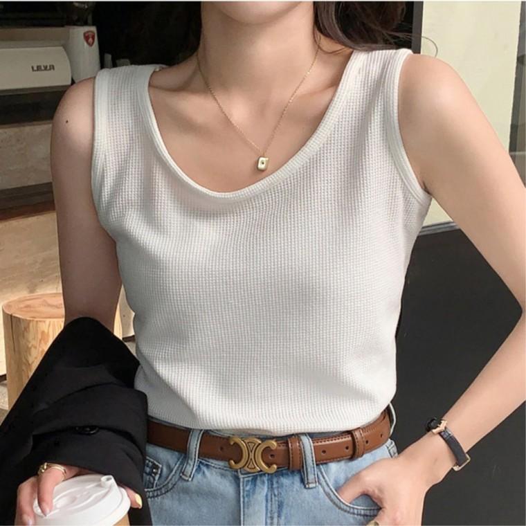 일상룩 간절기 젊줌마 30대 여성모던룩 자켓 이너티 민소매티셔츠 여름
