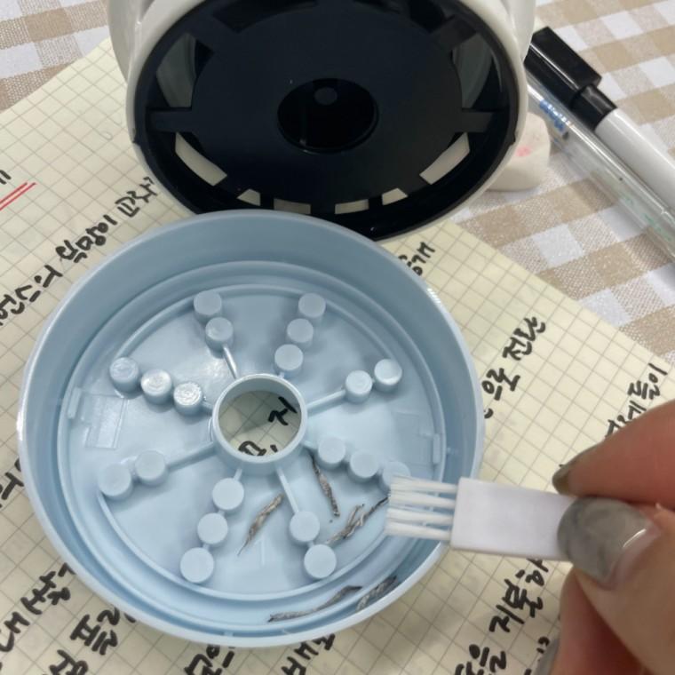 책상 지우개 똥가루 청소기 블루