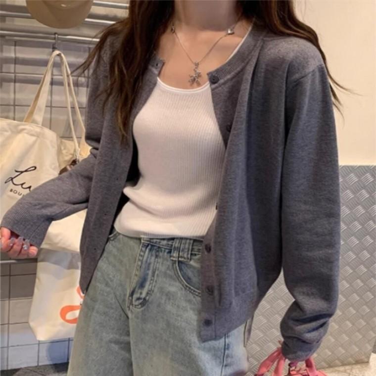 편한 착용감 베이직한 디자인 데일리 라운드넥 가디건