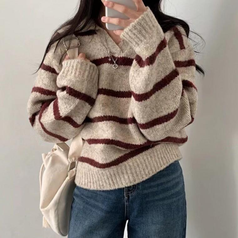 [위드기프트] 오픈카라 클래식 데일리 스트라이프 니트