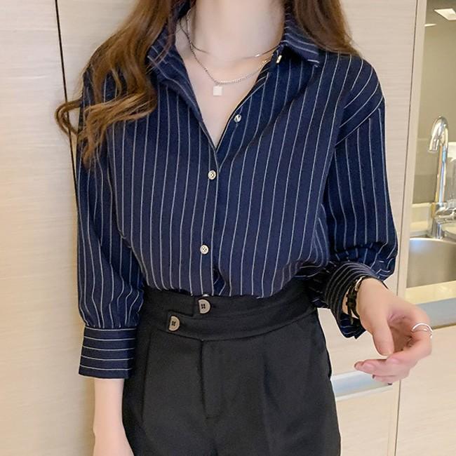 여자 세로스트라이프 네이비 셔츠 오피스 데일리룩