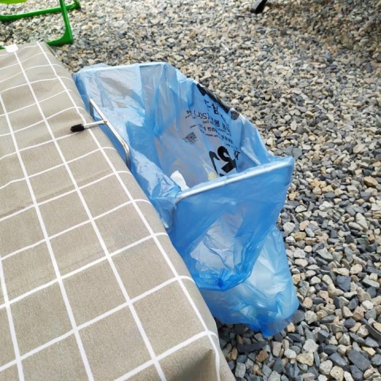 캠핑 테이블 쓰레기봉투 홀더 최적화