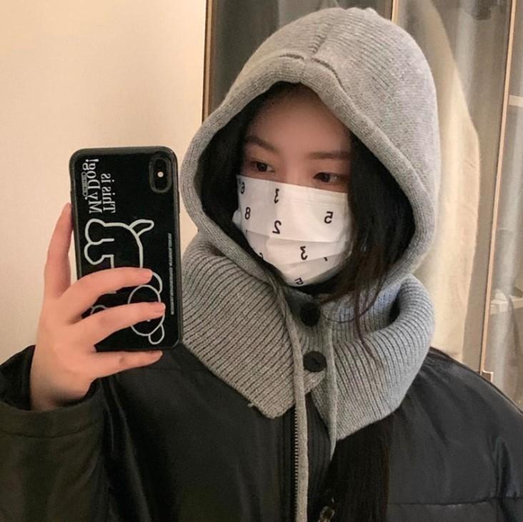 [220g]도톰하고 큰 단추 후드모자 니트 바라클라바