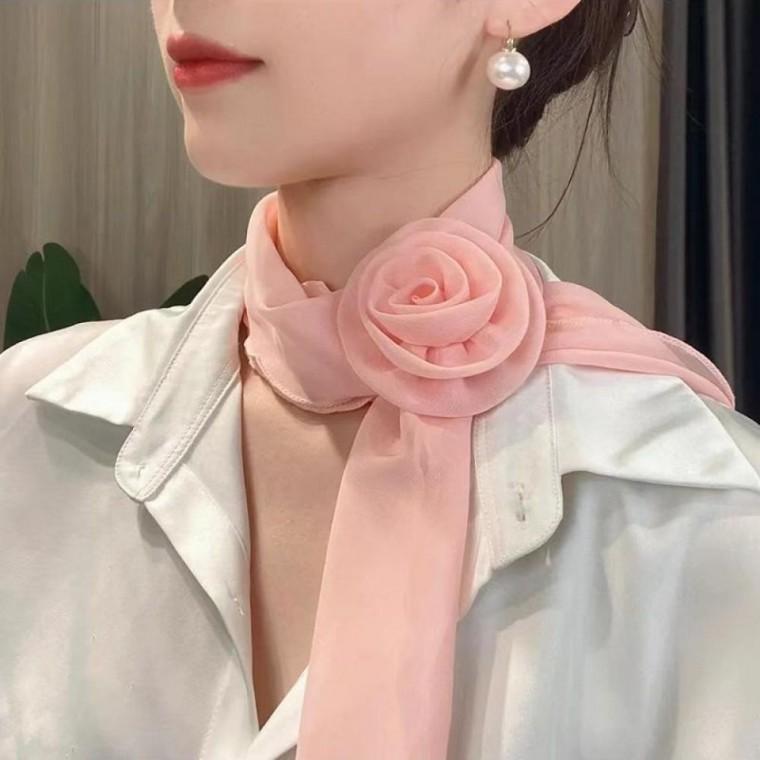 [싸더라] 장미 코사지 쉬폰 넥스카프 여성 목 스카프 데이트룩 카페룩 패션 스카프
