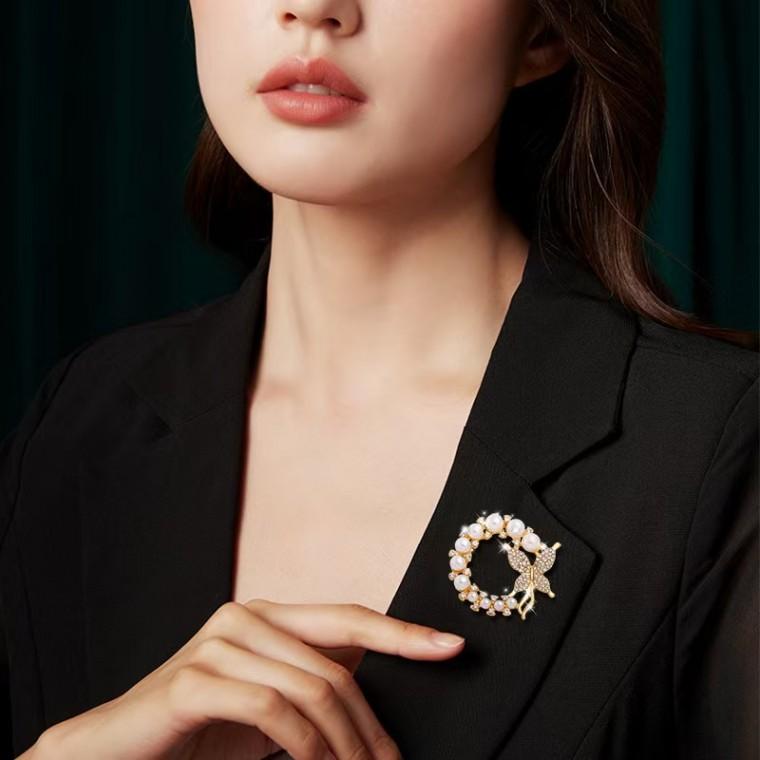 [덥석덥석] 나비 진주 브로치 혼주 한복 정장 장신구 큐빅