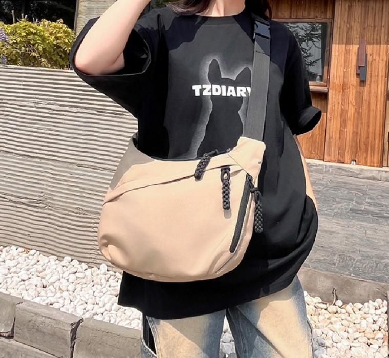 [인기템]반달 슬링백 메신저백 남성 메신저가방 여자 학생 데일리 여행용가방 커플 가방 크로스백
