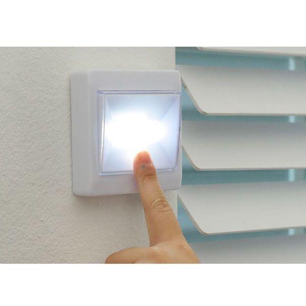 Coms LED 스위치 벽면등 사각 10 LED 3 x AAA 벽조명