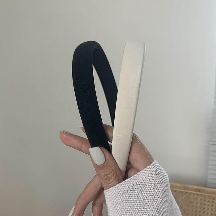 얇은 슬림 머리띠 헤어밴드 데일리 학교 스쿨 봄 포인트 블랙 화이트 새틴 샤틴 공단 고급 졸업사진