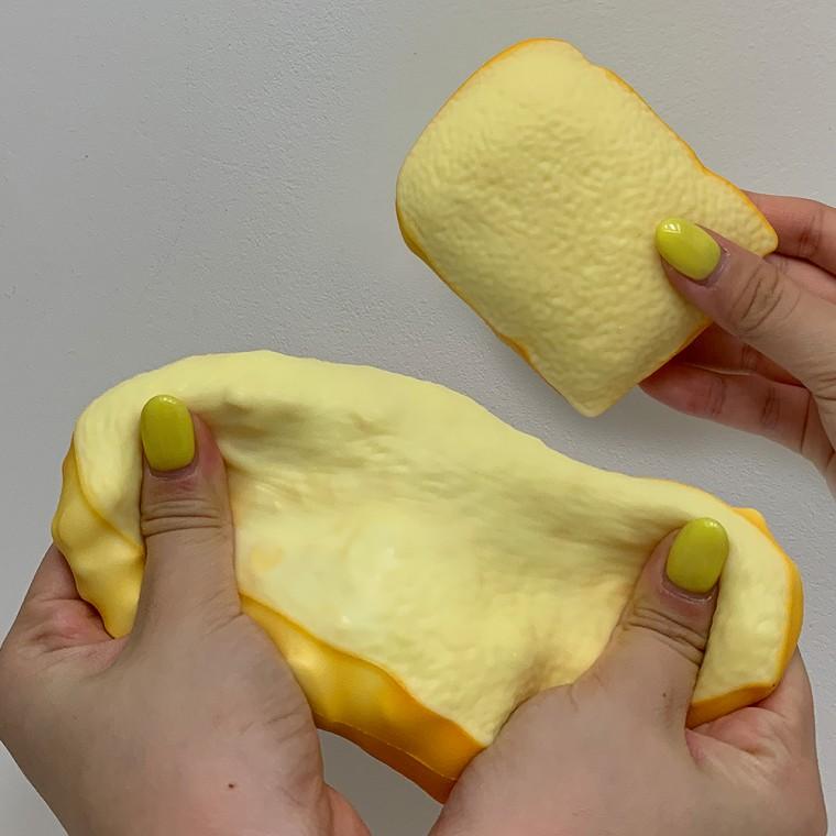 톡톡사각식빵 말랑이 크런치 크래싱볼 스트레스완화